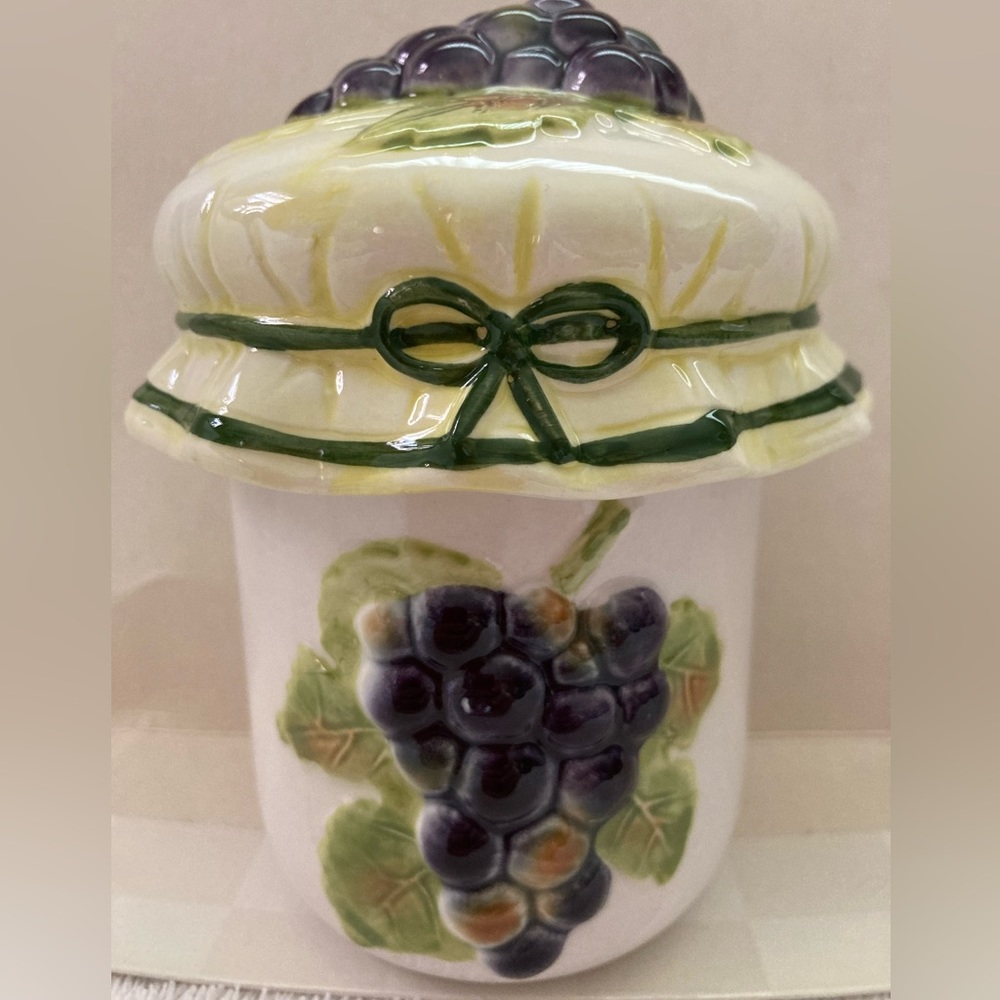 VTG jam jelly jar grape design